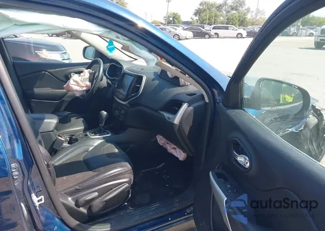 2018 Jeep Cherokee Latitude Plus Fwd z USA, uszkodzony, nr VIN 1C4PJLLX5JD551492